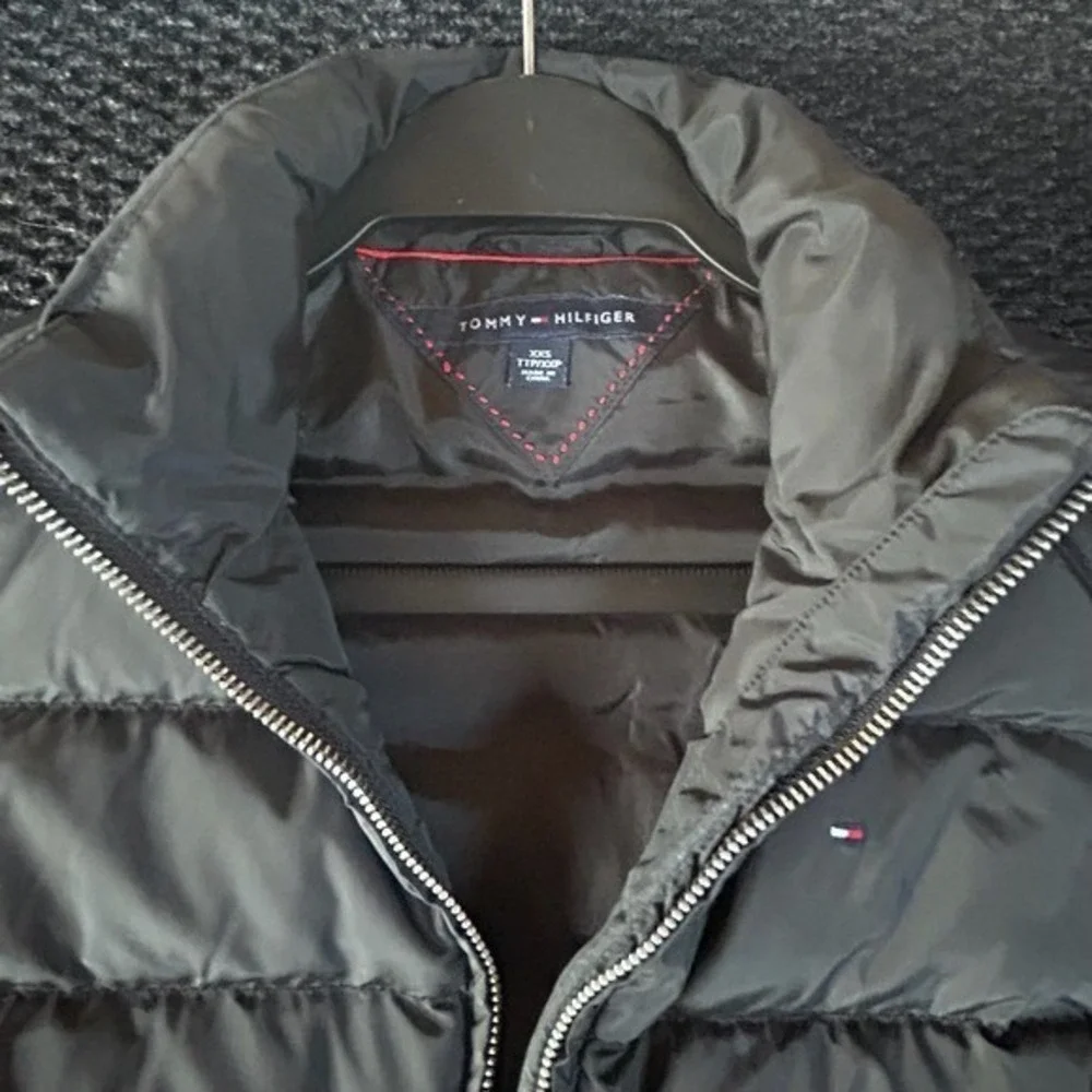 Tommy Hilfiger Women's Black Puffer Vest Quilted Full‎ Zip Collar Size XXS
